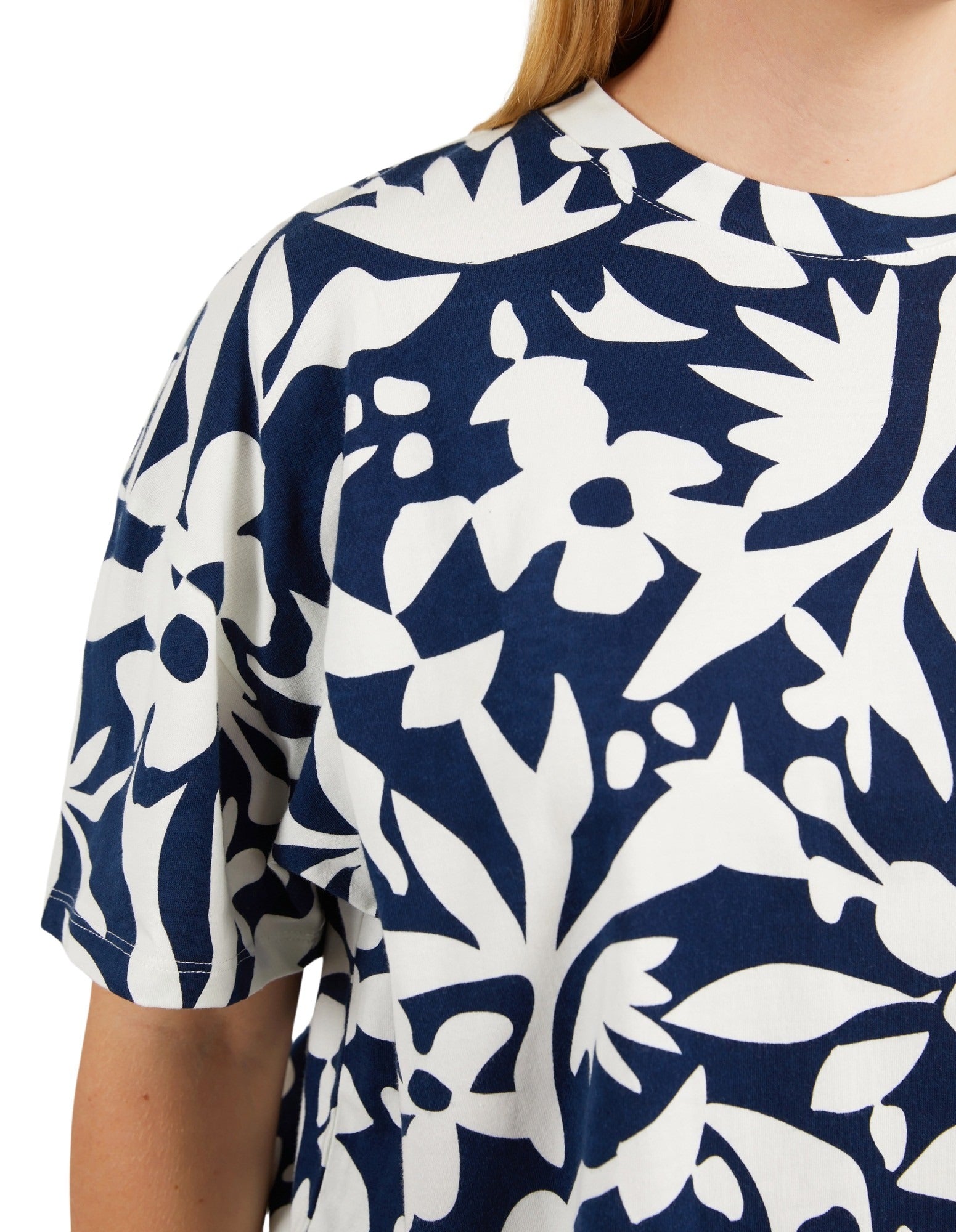 Elm - Stencil Floral Tee - Navy Floral Print