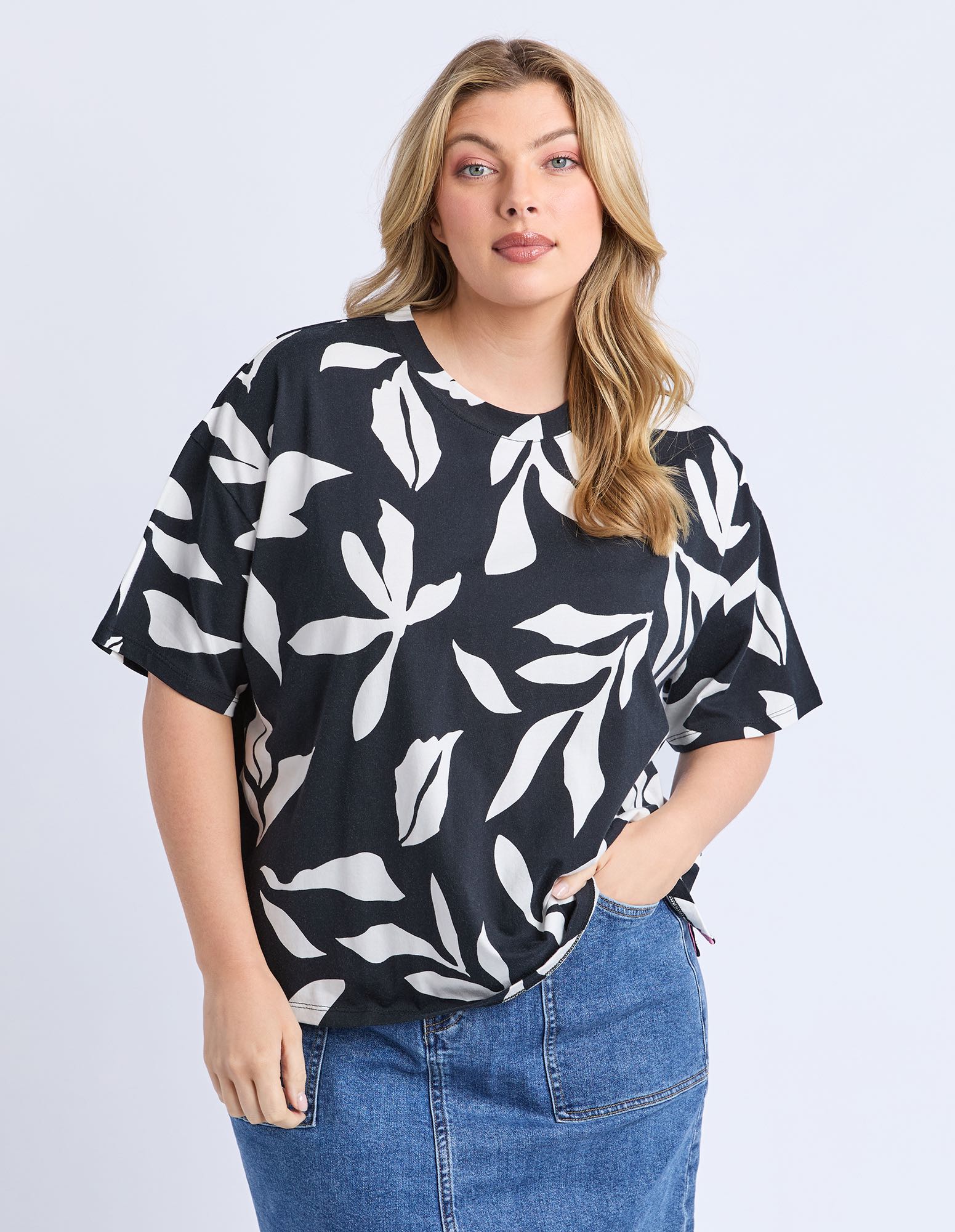 Elm - Mimosa Tee - Black Yardage