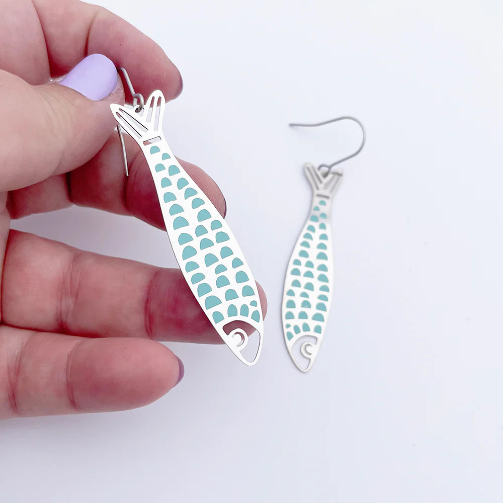 Denz & Co - Midi Fishy Earrings - Silver & Blue