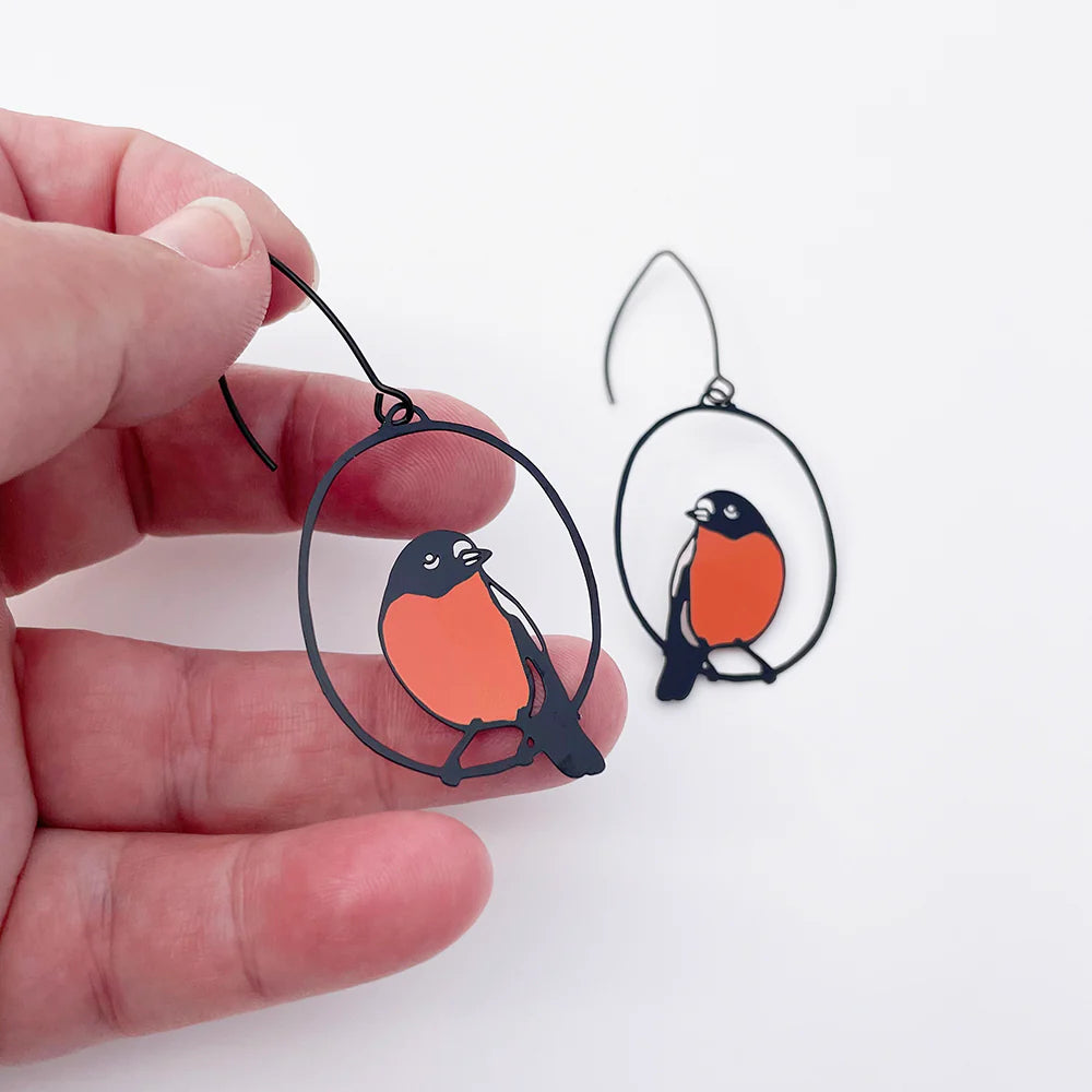 Denz & Co - Midi Flame Robin Earrings - Black/Red