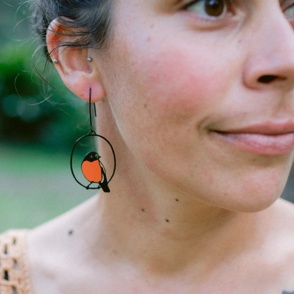 Denz & Co - Midi Flame Robin Earrings - Black/Red